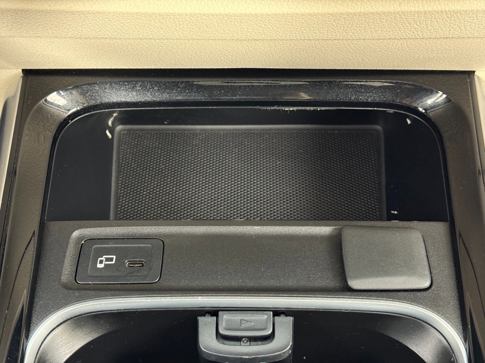 Used 2020 Mercedes-Benz GLB 250 4MATIC w/ Premium Package image 30