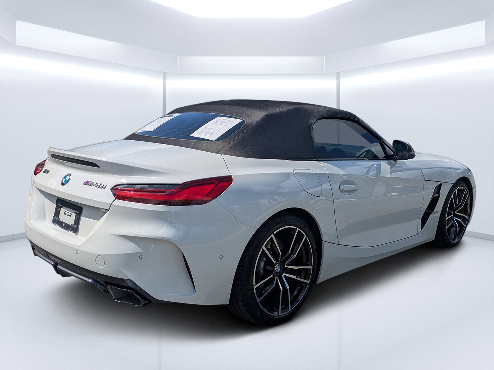 Used 2022 BMW Z4 M40i w/ Premium Package image 6