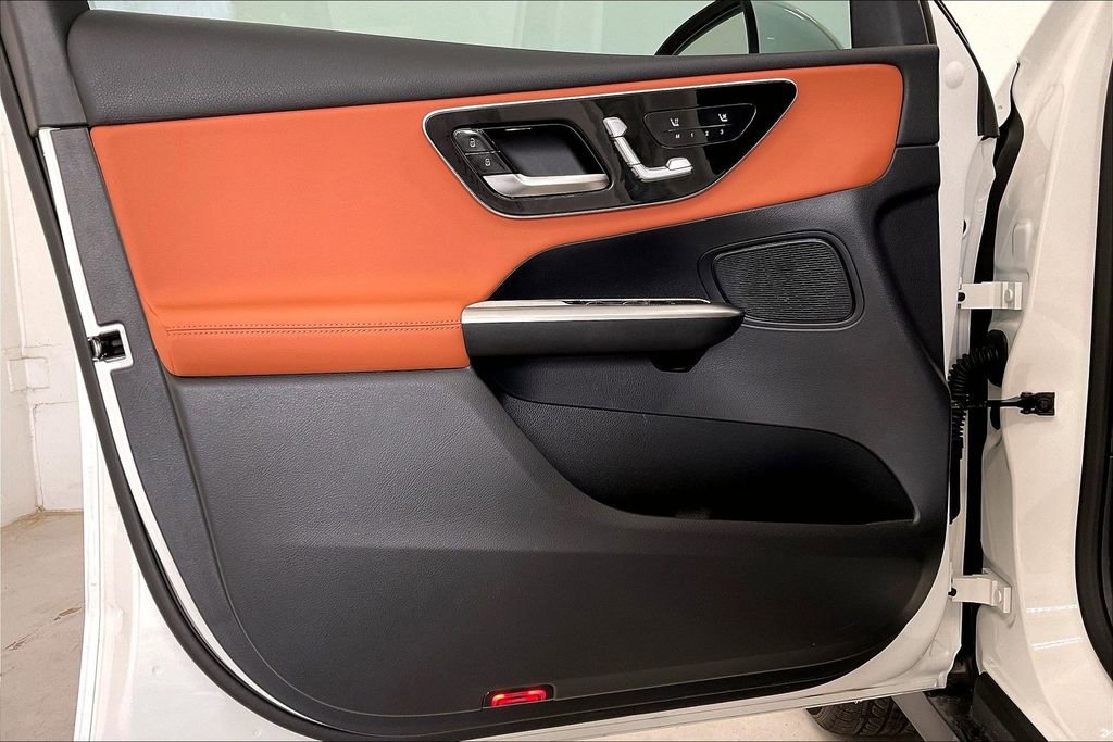 Used 2026 Mercedes-Benz GLC 300 image 21