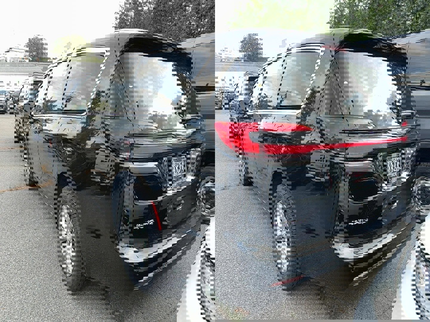 New 2026 Chrysler Pacifica Select image 4