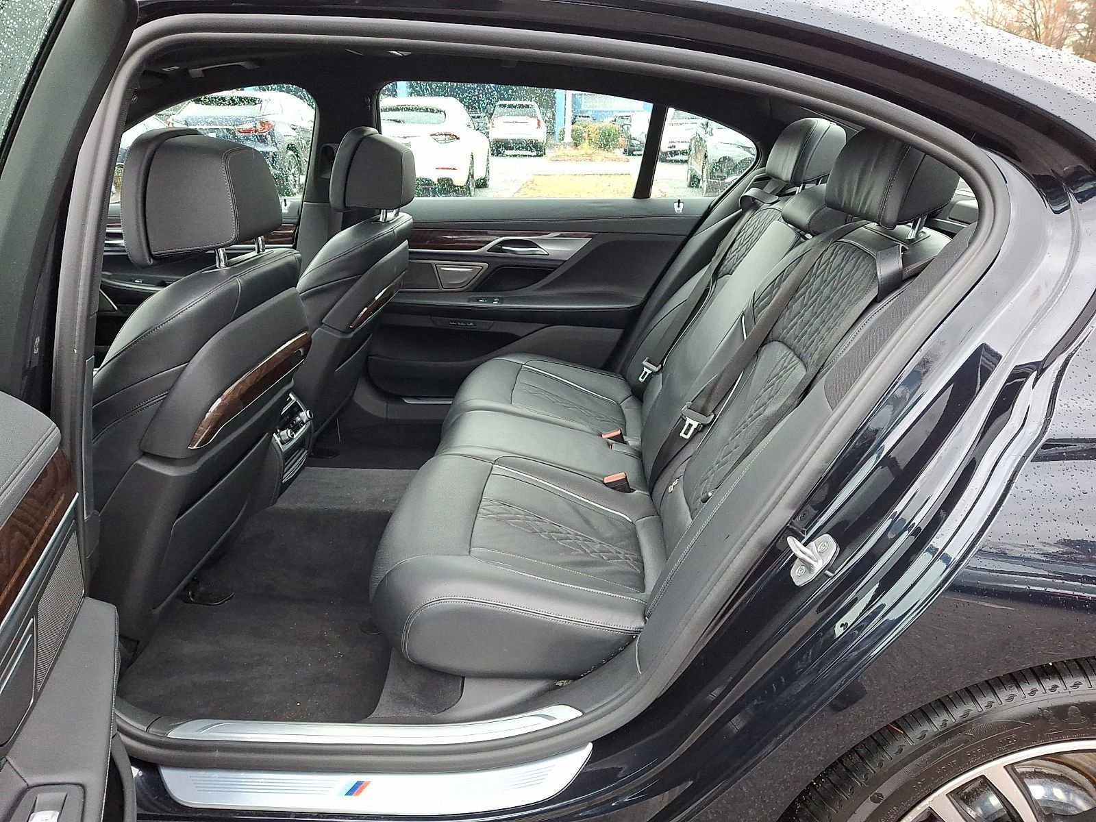 Used 2022 BMW 750i xDrive w/ M Sport Package image 11