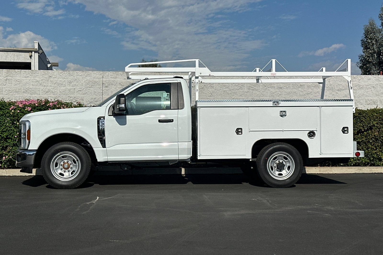 New 2025 Ford F350 XL w/ XL Chrome Package image 7