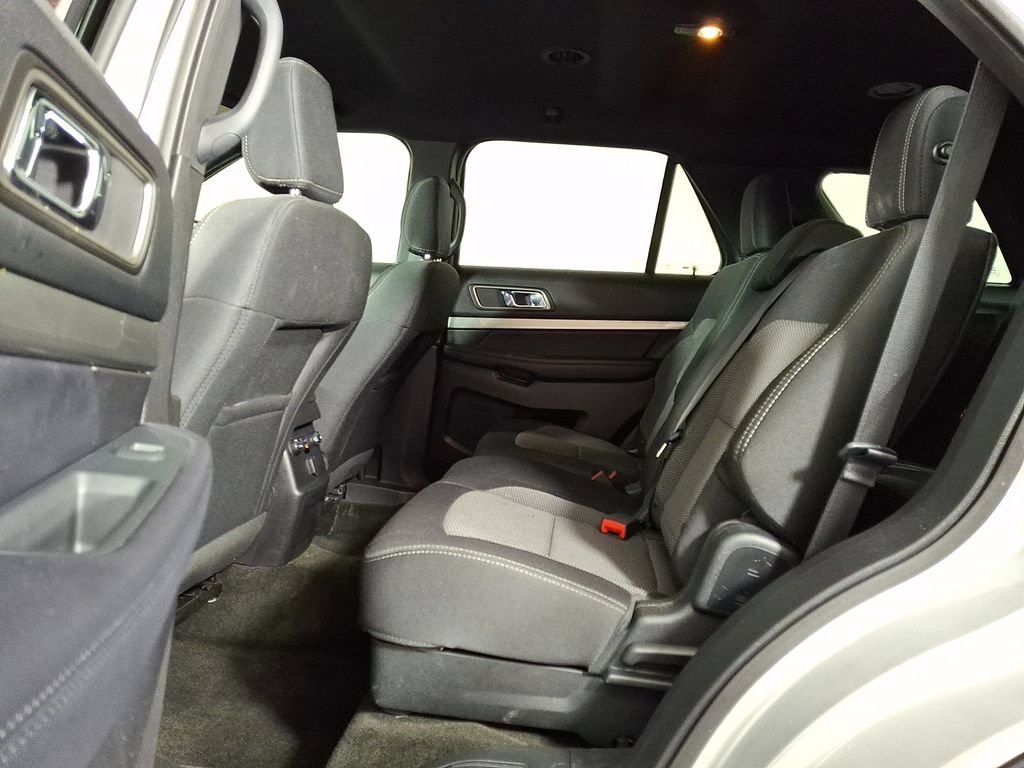 Used 2018 Ford Explorer XLT FWD image 13