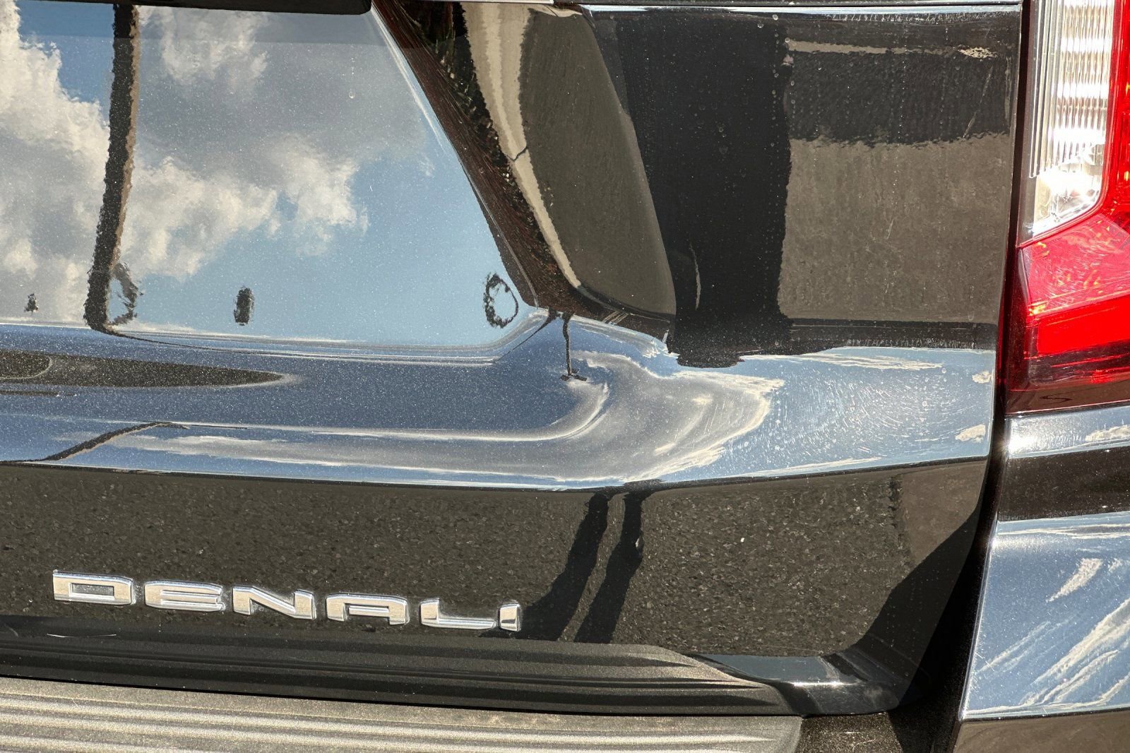 Certified 2021 GMC Yukon XL Denali image 31