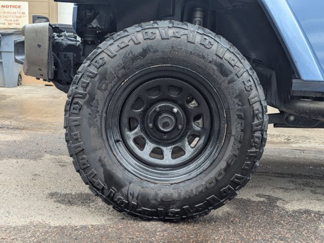 Used 2016 Jeep Wrangler Sahara AWD/4WD image 9