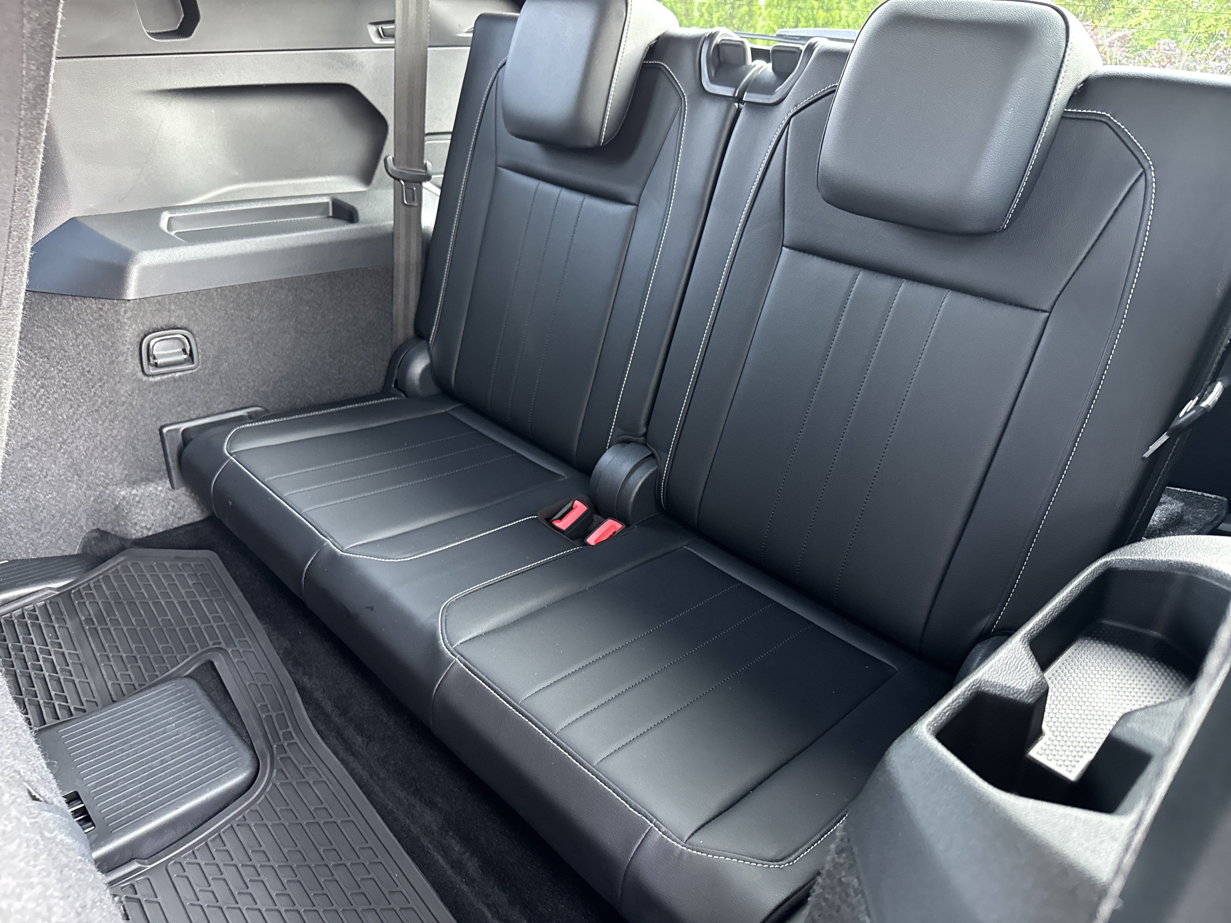 Used 2024 Volkswagen Tiguan SE R-Line FWD image 29