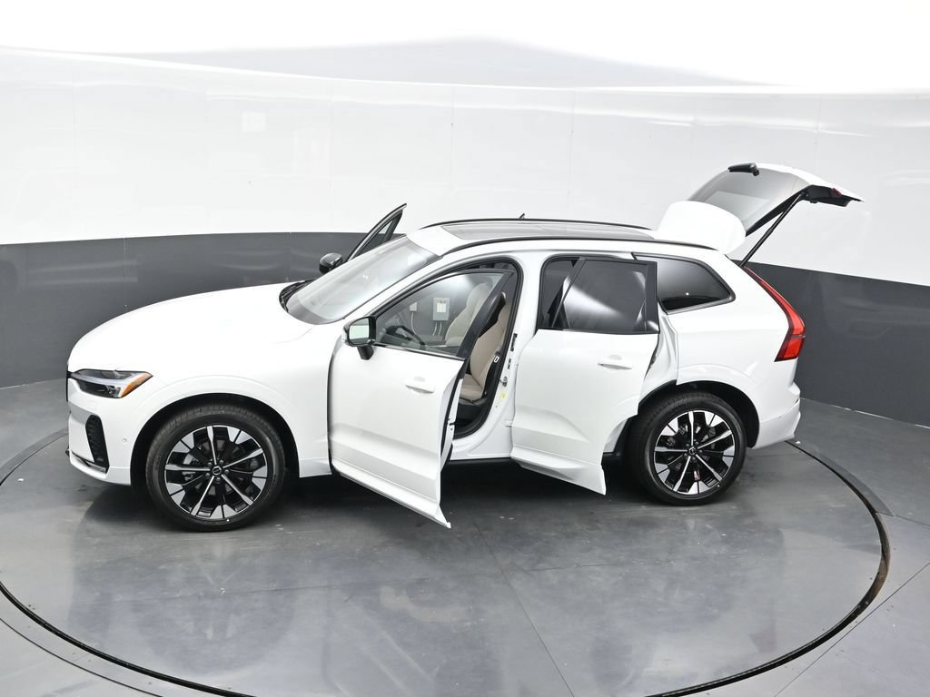 New 2026 Volvo XC60 B5 Plus w/ Climate Package AWD/4WD image 32