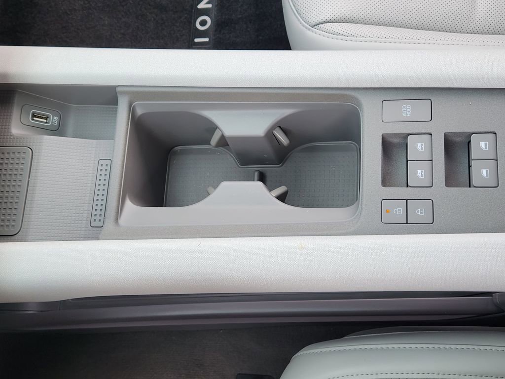 Used 2025 Hyundai Ioniq 6 SEL image 22