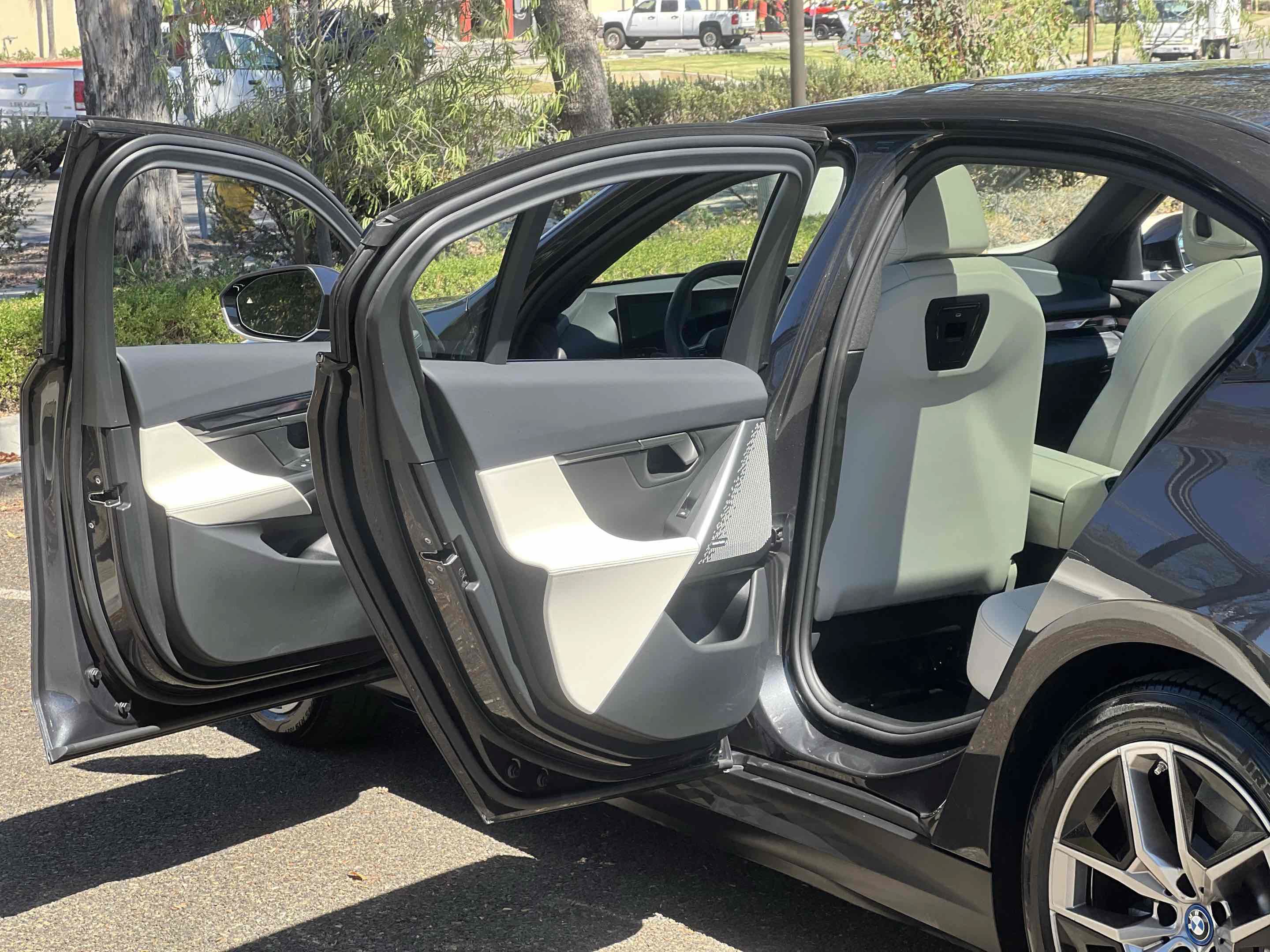 Used 2024 BMW i5 eDrive40i RWD image 76