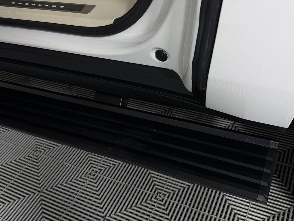 Used 2022 Cadillac Escalade ESV Sport Platinum image 32