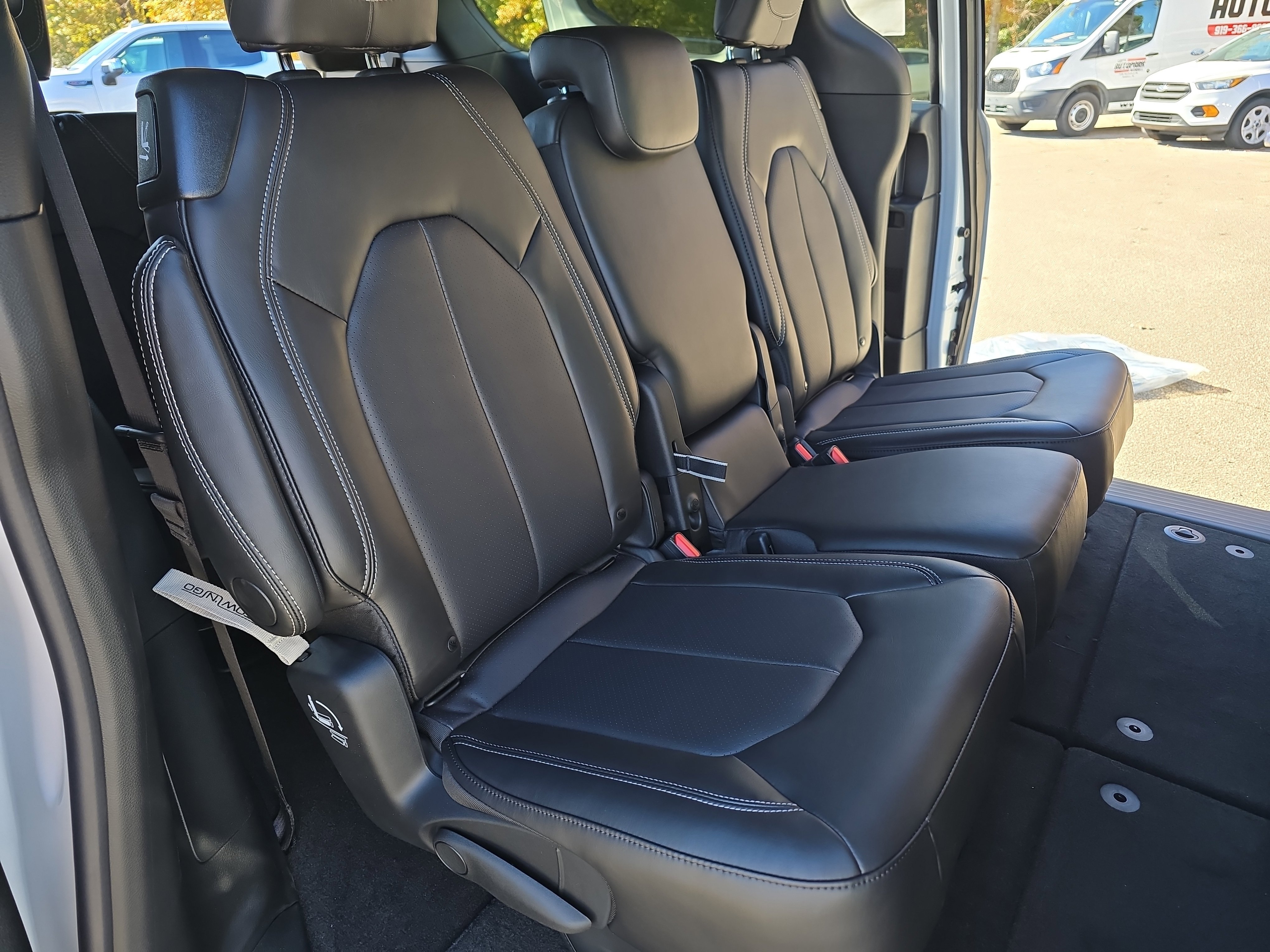 New 2026 Chrysler Pacifica Select image 11