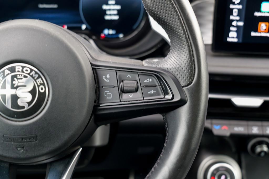 Used 2024 Alfa Romeo Tonale Veloce image 45