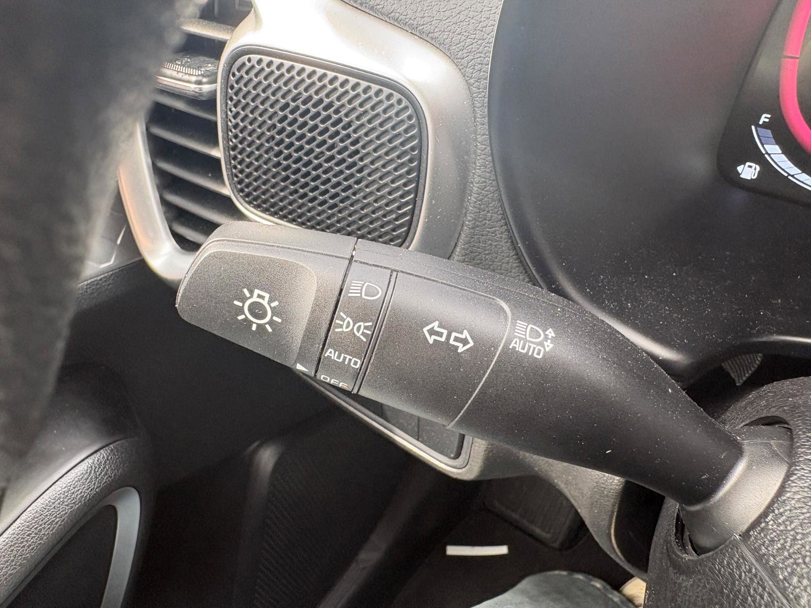 Used 2025 Kia Soul LX image 30