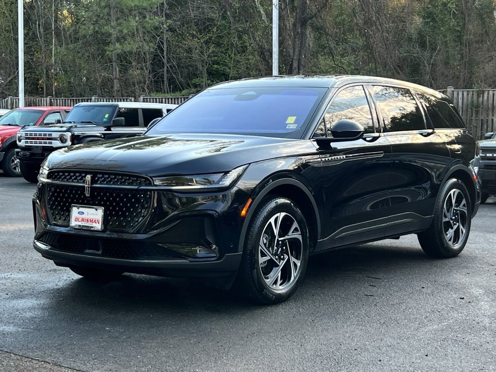 Used 2024 Lincoln Nautilus Premier w/ Equipment Group 102A image 3