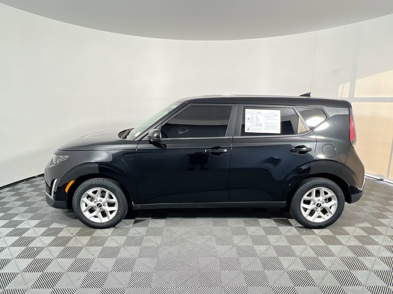 Certified 2024 Kia Soul LX w/ Option Group 015 FWD image 6