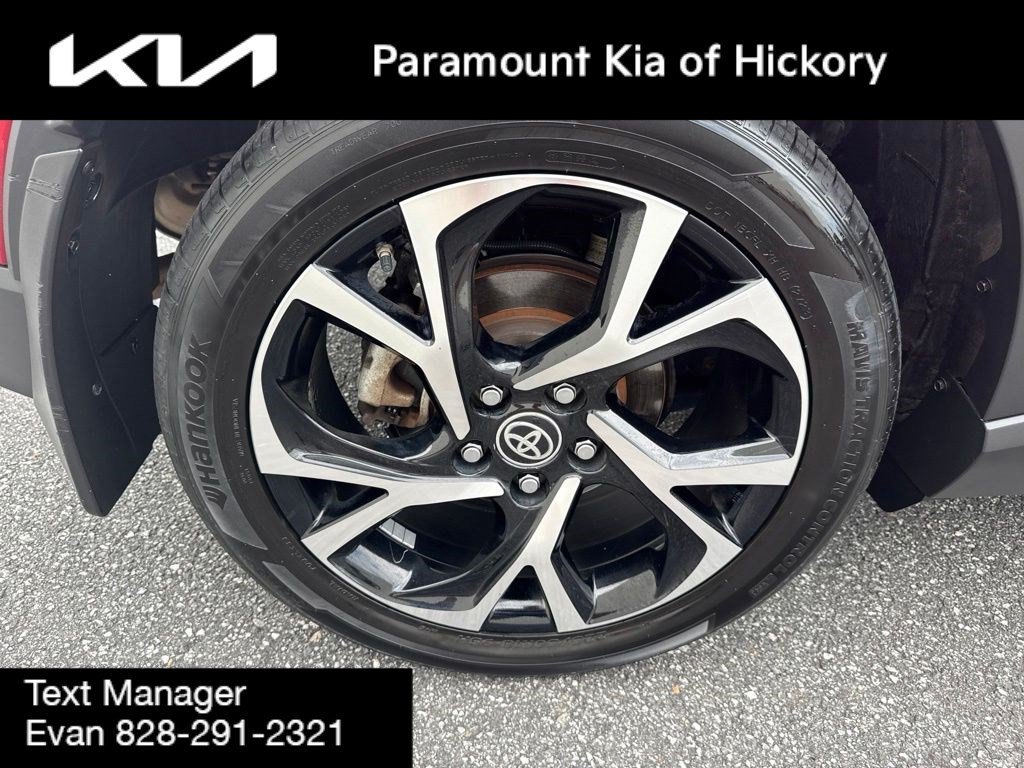 Used 2021 Toyota C-HR XLE FWD image 9