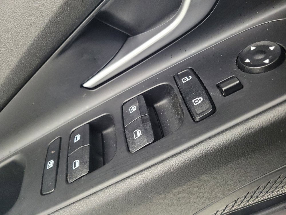 Used 2023 Hyundai Elantra Limited w/ Preferred Accessory Package image 27