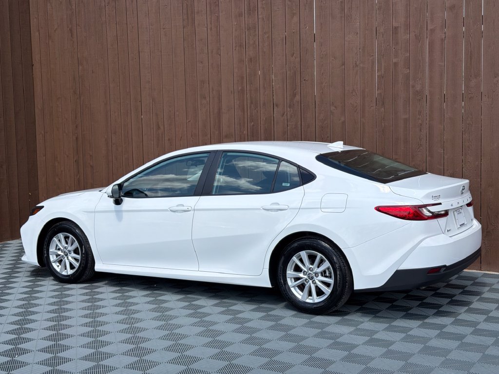 Used 2026 Toyota Camry LE FWD image 15