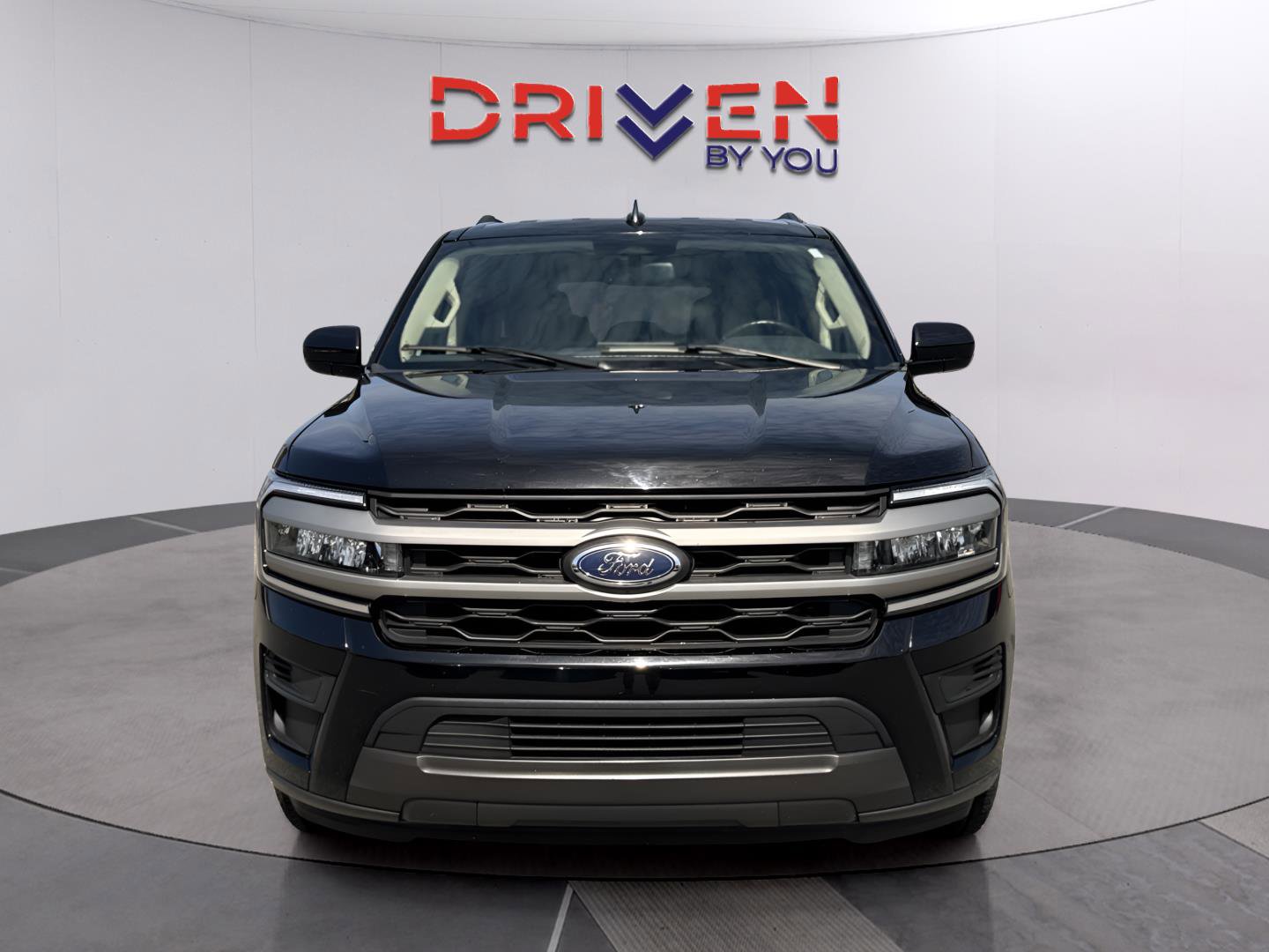 Used 2024 Ford Expedition XLT image 9