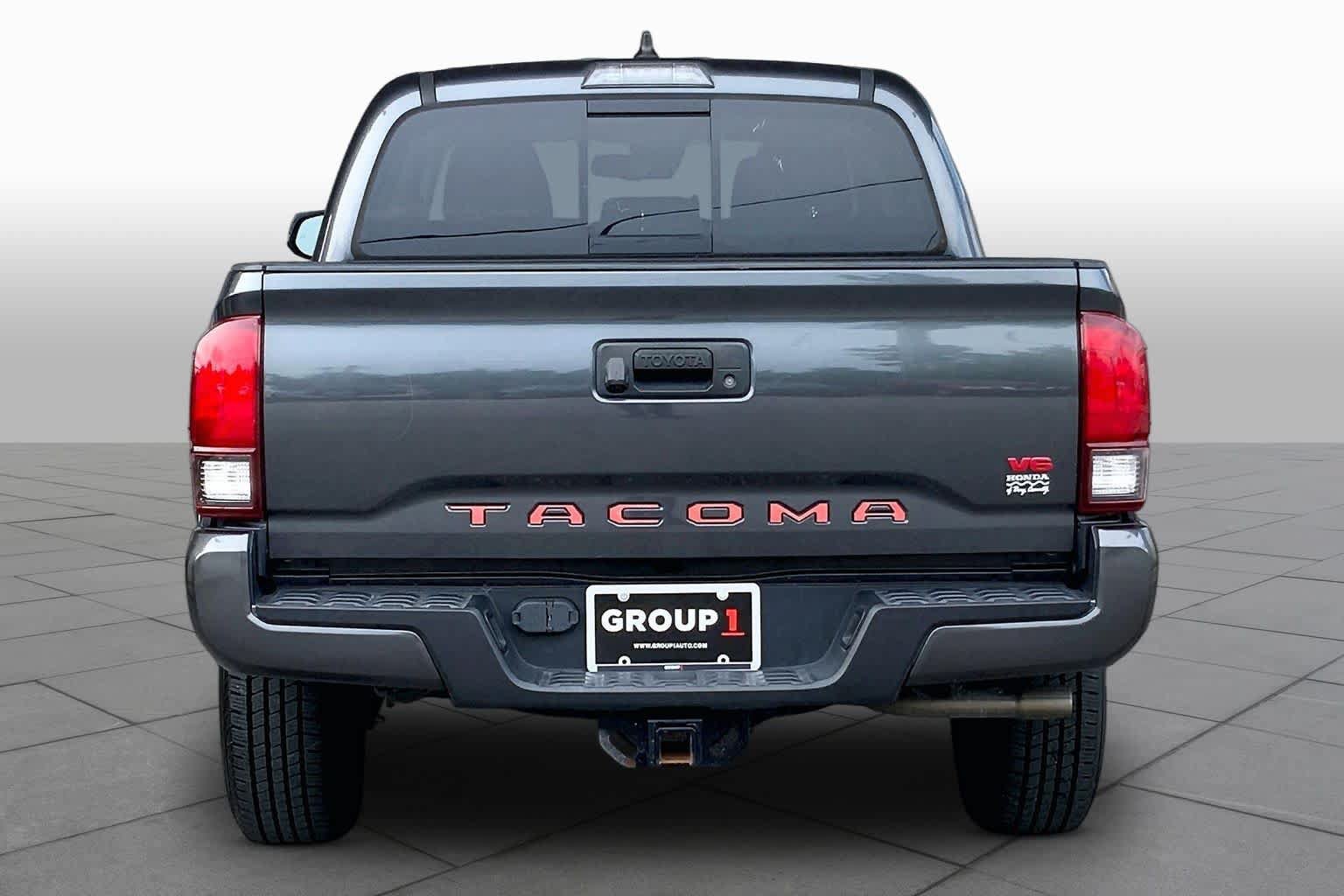 Used 2022 Toyota Tacoma SR5 w/ Technology Package RWD image 5