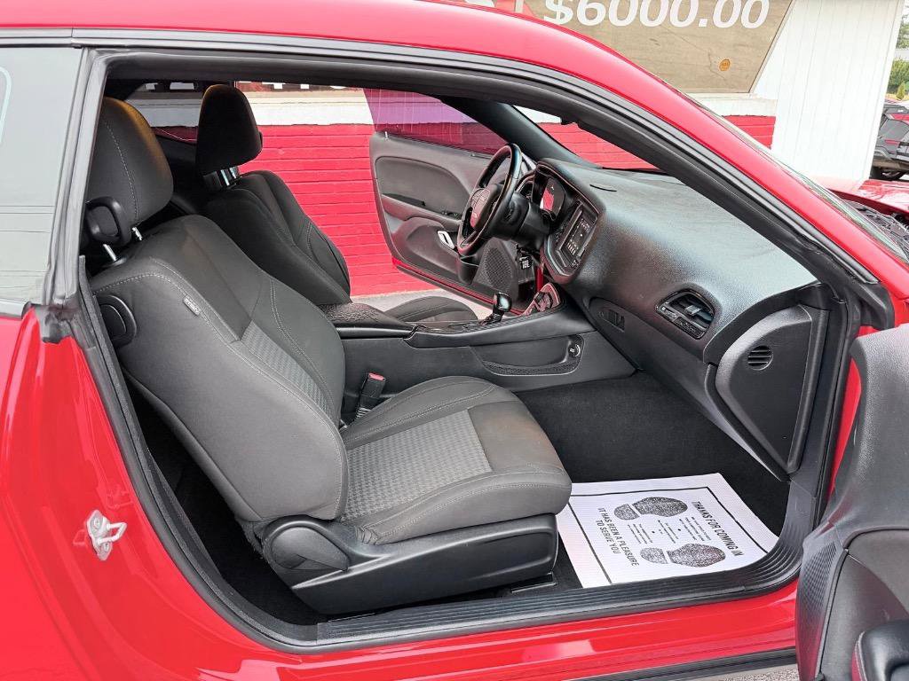 Used 2021 Dodge Challenger SXT w/ Driver Convenience Group image 21