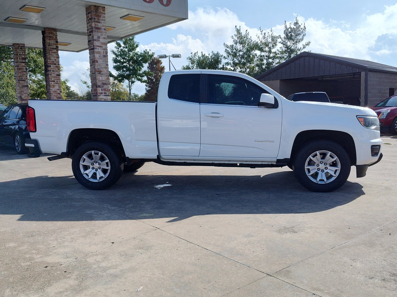Used 2020 Chevrolet Colorado LT w/ Safety Package image 6