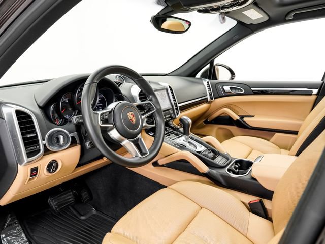 Used 2017 Porsche Cayenne Platinum Edition AWD/4WD image 4