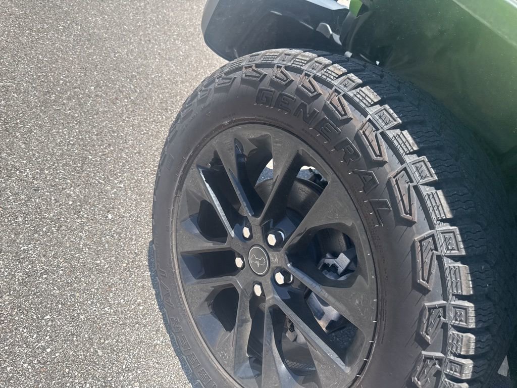 Used 2025 Jeep Gladiator Sport image 10