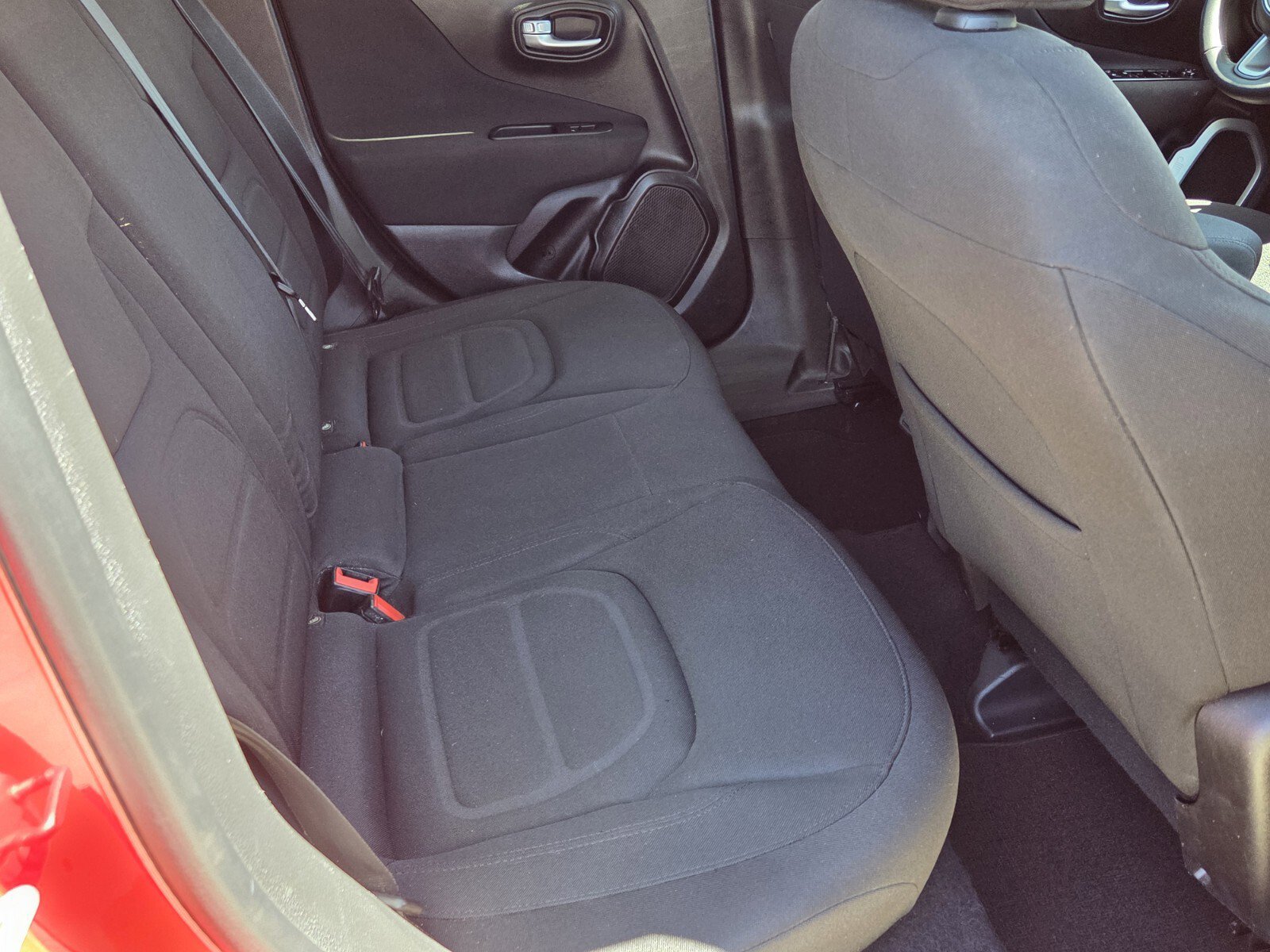 Used 2019 Jeep Renegade Latitude FWD image 10