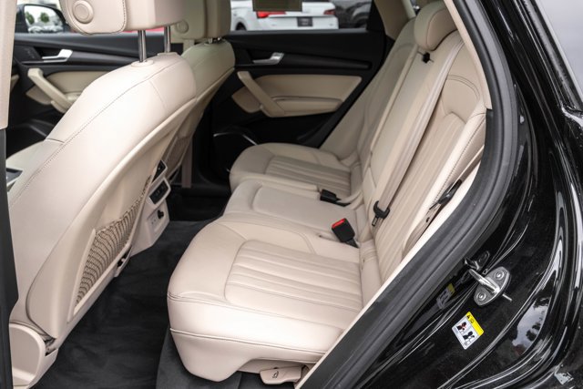 Used 2023 Audi Q5 2.0T Premium w/ Convenience Package AWD/4WD image 21
