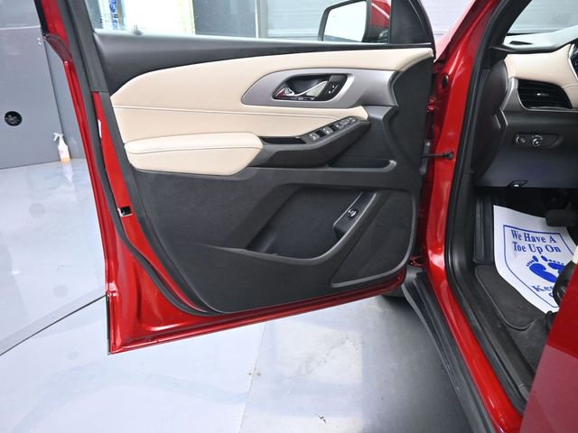 Used 2023 Chevrolet Traverse LT image 12