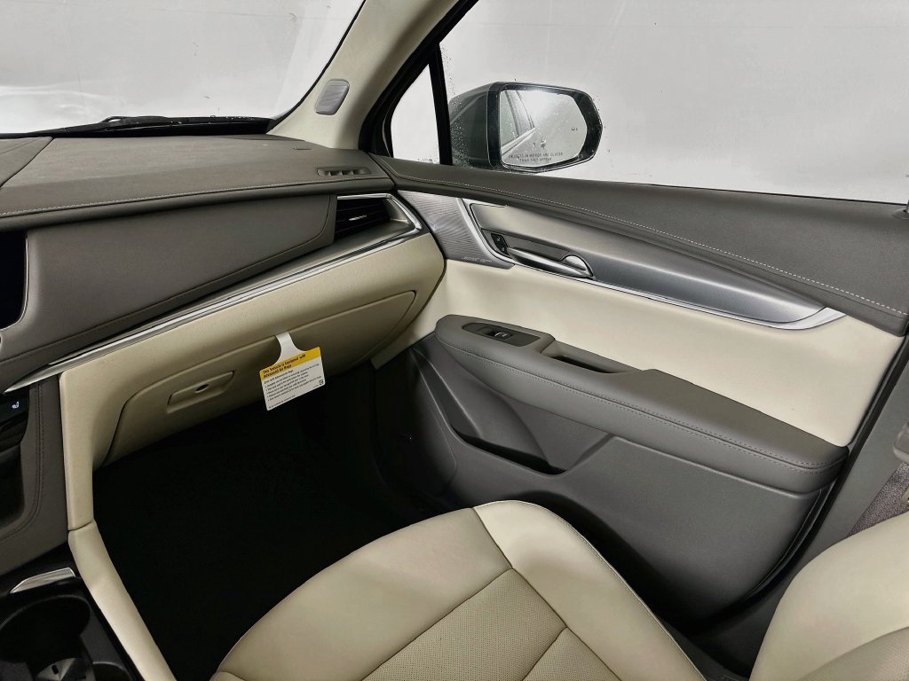 New 2026 Cadillac XT5 Premium Luxury w/ LPO, Floor Liner Package AWD/4WD image 31