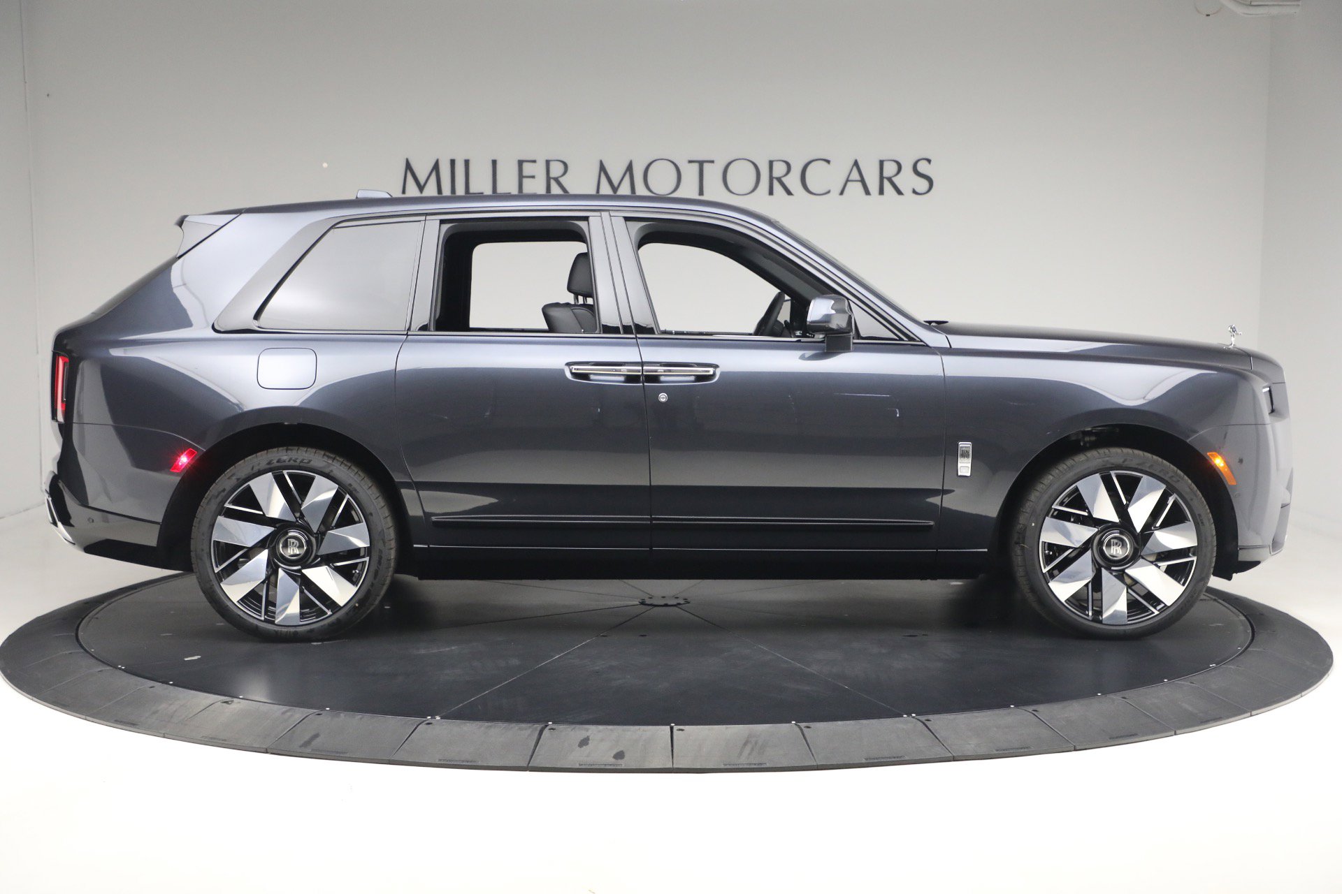 New 2026 Rolls-Royce Cullinan image 3