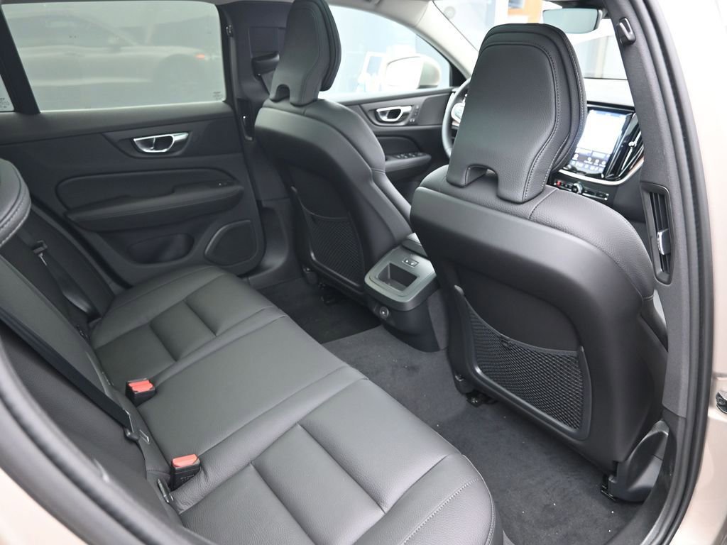 New 2026 Volvo V60 B5 Cross Country Plus w/ Protection Package Premier image 34