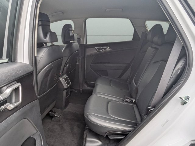Certified 2025 Kia Sportage EX FWD image 29