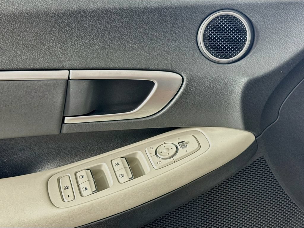 Used 2024 Hyundai Sonata SEL FWD image 13