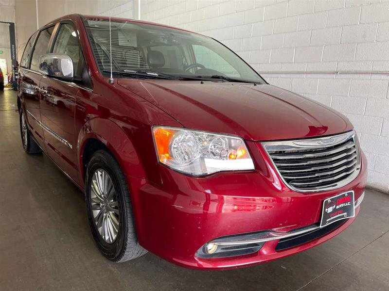 Used 2015 Chrysler Town & Country Touring-L w/ Driver Convenience Group FWD image 10