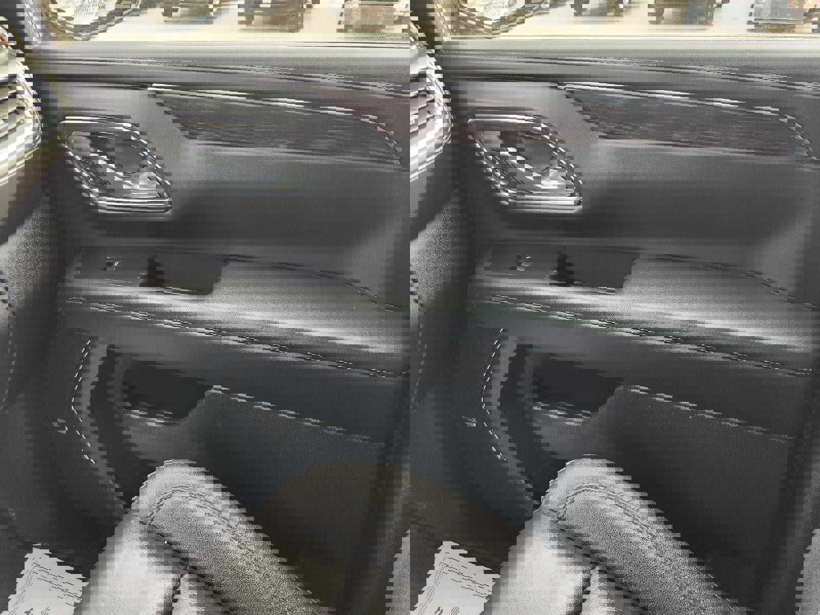 Used 2024 Chevrolet Tahoe LT image 18