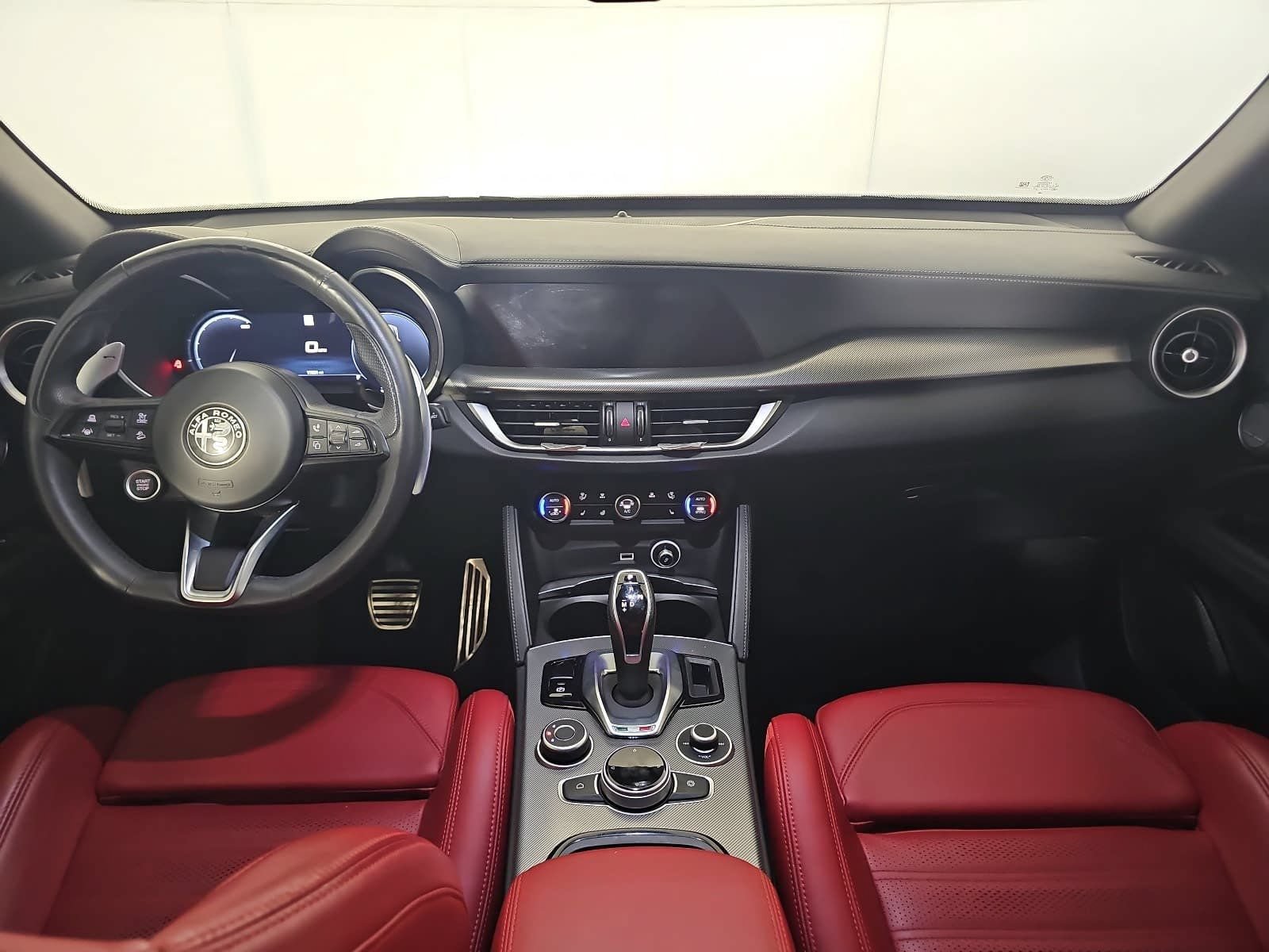 Used 2024 Alfa Romeo Stelvio Veloce AWD/4WD image 11