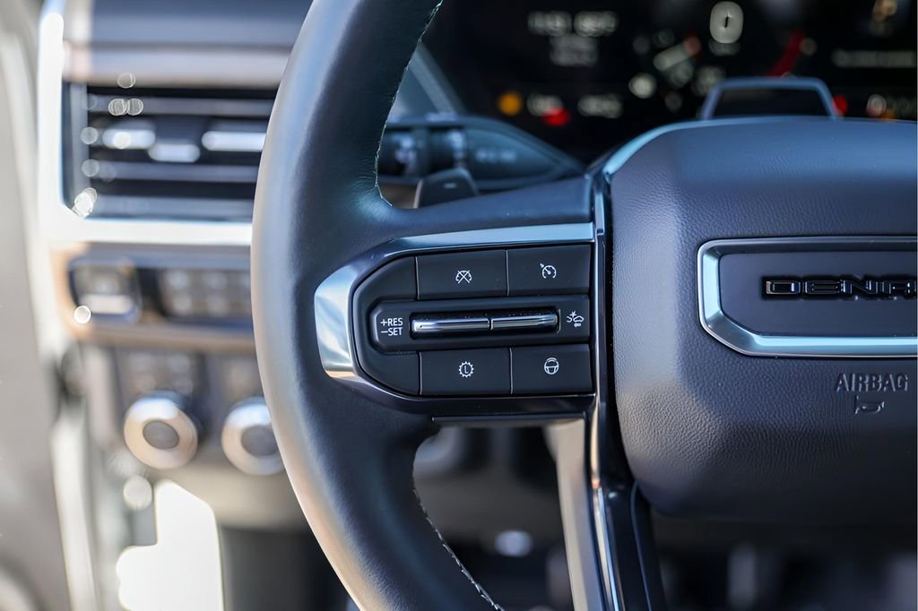 Certified 2025 GMC Yukon Denali Ultimate image 17