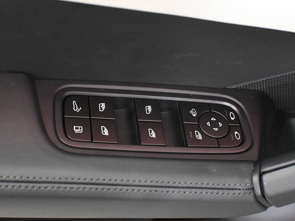 Used 2026 Porsche Cayenne E-Hybrid AWD/4WD image 33