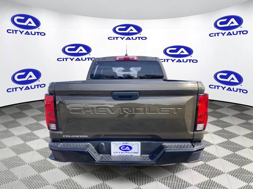Used 2023 Chevrolet Colorado W/T RWD image 4