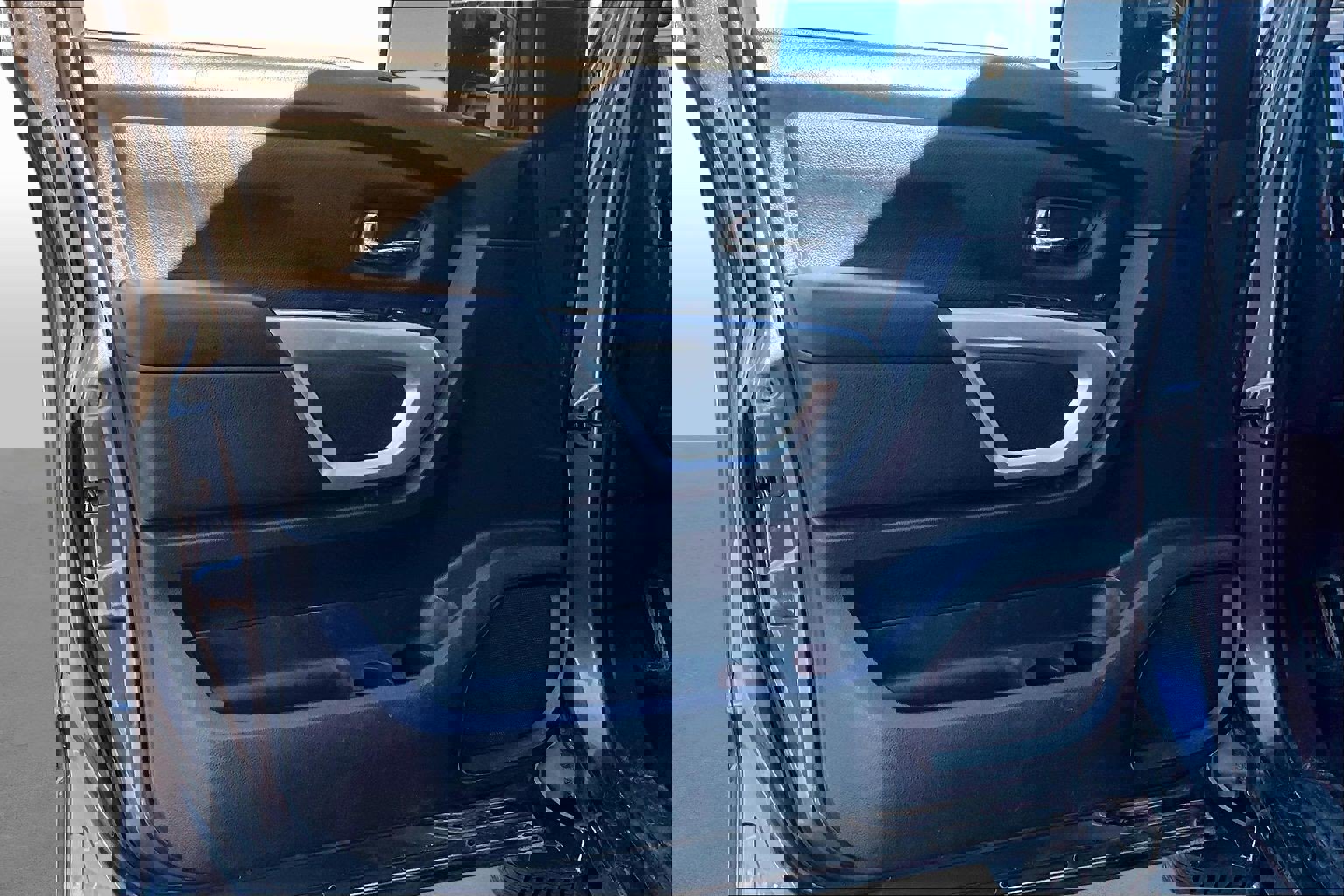 Used 2020 Nissan Titan SV w/ SV Convenience Package image 15