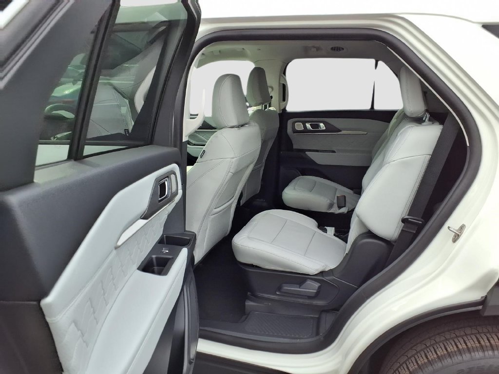 New 2026 Ford Explorer Platinum w/ LUX Leather Package AWD/4WD image 29
