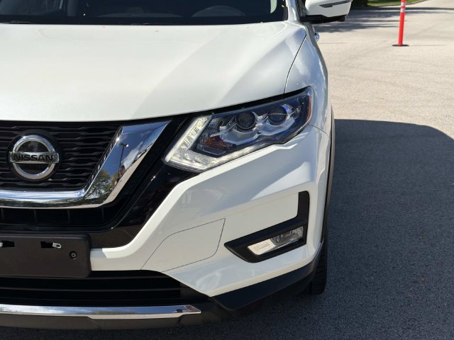 Used 2019 Nissan Rogue SL w/ Premium Package AWD/4WD image 9