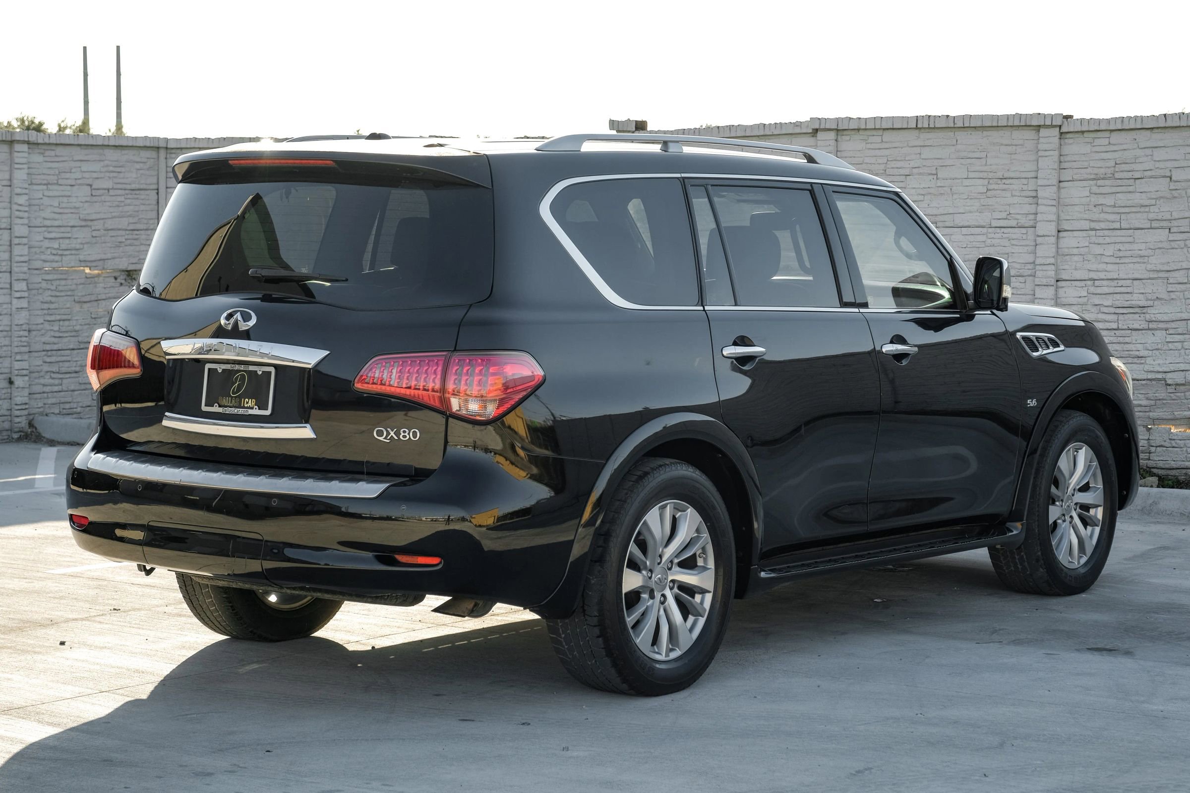Used 2016 INFINITI QX80 4WD w/ Deluxe Technology Package image 8