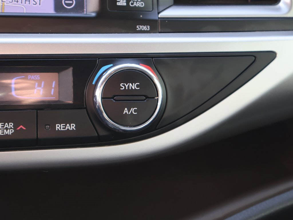 Used 2015 Toyota Highlander XLE image 32