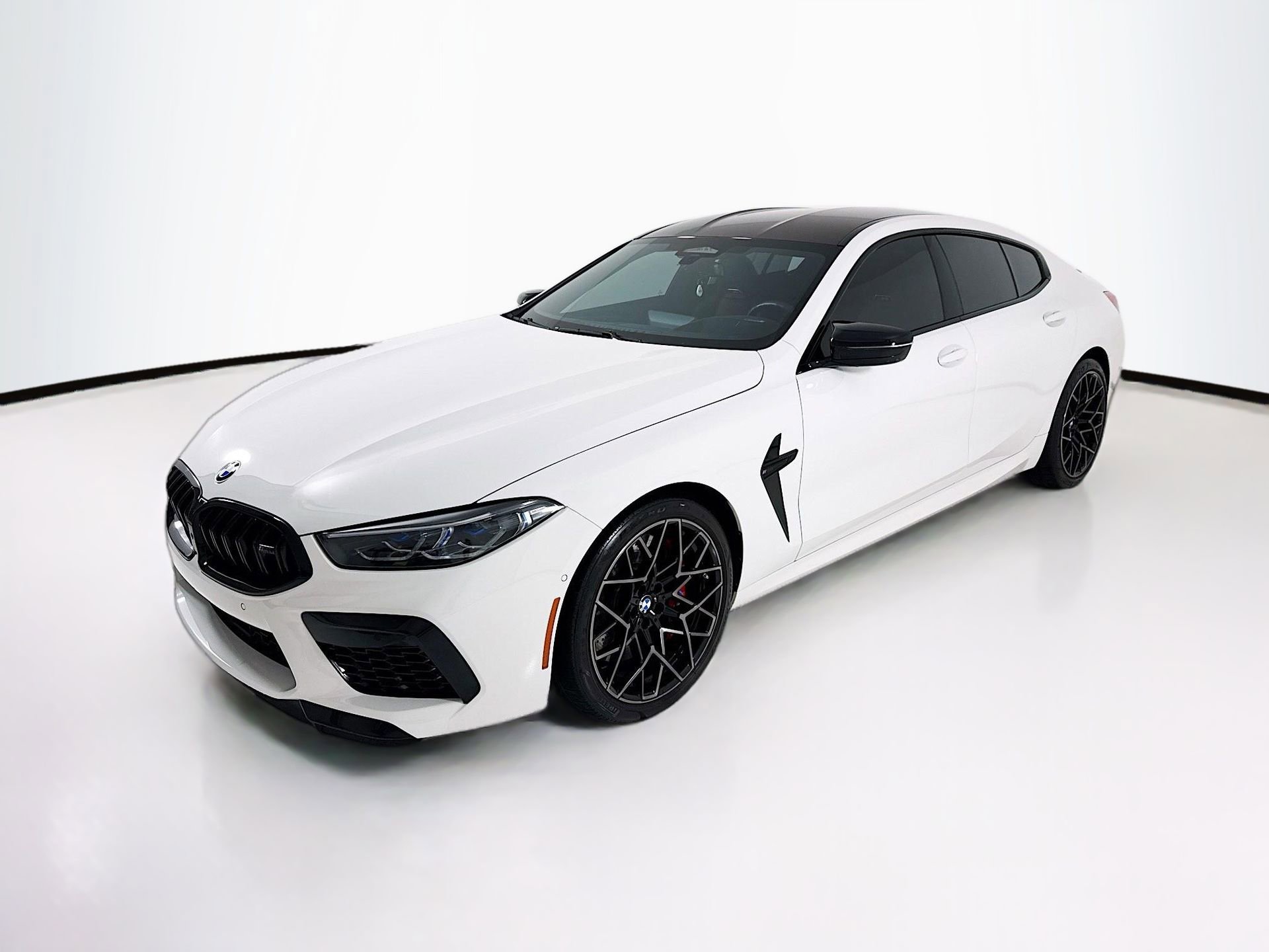 Used 2025 BMW M8 Competition AWD/4WD image 3