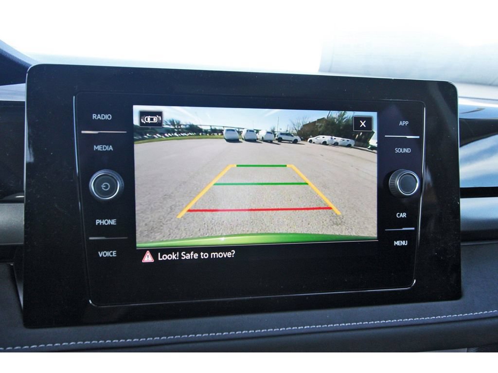 Certified 2025 Volkswagen Taos SE FWD image 27