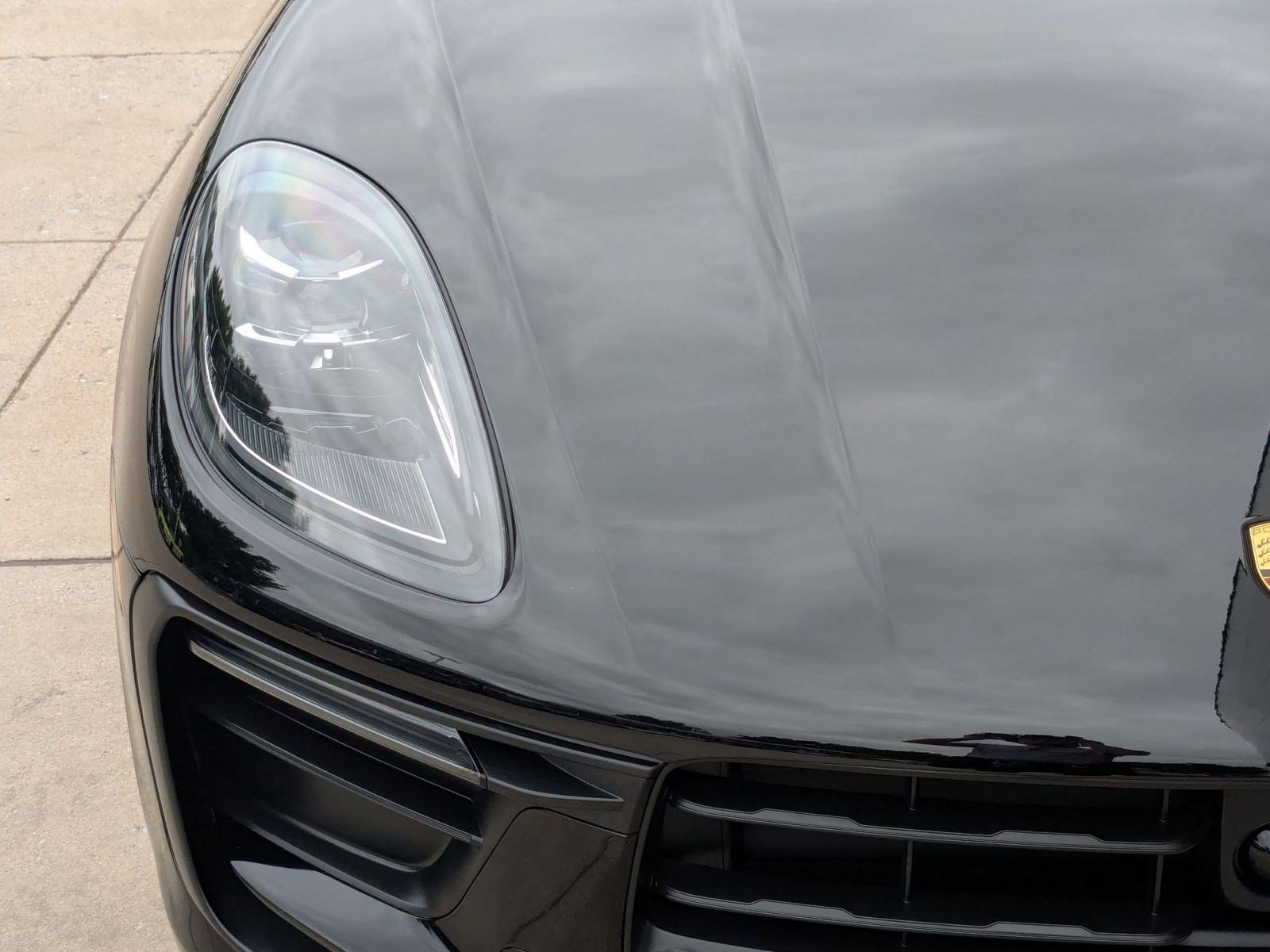 Certified 2025 Porsche Macan AWD/4WD image 12